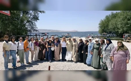 Denizli Büyükşehir Belediye Başkanı Bülent Nuri Çavuşoğlu: “Okuma-yazma öğrenen kadınlar Çivril’de kültür ve doğayla buluştu”