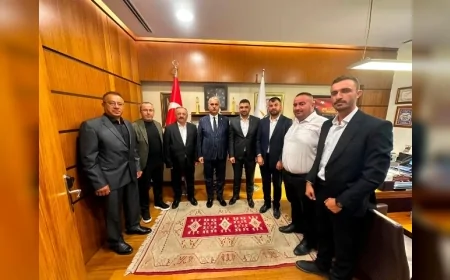 AK Parti Çorum Milletvekilleri Av. Yusuf Ahlatcı ve Av. Oğuzhan Kaya Zanaatkarlar Kooperatifi Heyetini TBMM’de Ağırladı