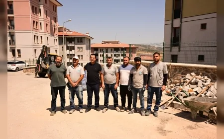 Manisa Büyükşehir Belediyesi Fen İşleri Dairesi Başkanlığı Bakım Onarım ve Atölyeler Şube Müdürü Yılmaz Uçar: “Bozulan yol ve kaldırımları etap etap yeniliyoruz”