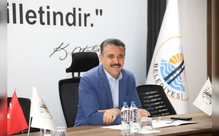 Dikili Belediye Başkanı Adil Kırgöz: “Cumhuriyet Meydanı kentimizin ortak hafızası olacak”