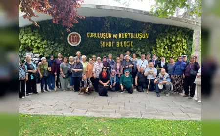 Odunpazarı Belediye Başkanı Kazım Kurt'un sosyal belediyecilik çalışmaları kapsamında Koca Çınarlar Bilecik gezisinde bir araya geldi