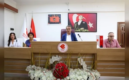 Efeler Belediye Başkanı Anıl Yetişkin’in vefa kararıyla Pınardere’deki yeni parka Muammer Tanrıverdi’nin adı verildi