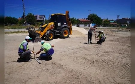 Tepebaşı Belediyesi Emriceoğlu Mahallesi'nde yeni parkı vatandaşların kullanımına kazandırıyor