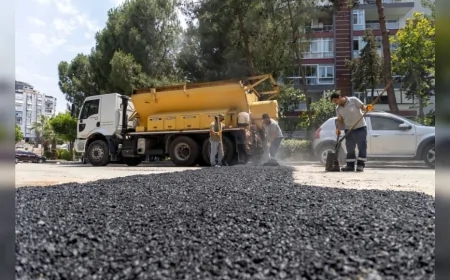 Karşıyaka Belediye Başkanı Yıldız Ünsal: “Daha düzenli ve konforlu bir kent yaşamı için çalışmaya devam edeceğiz”