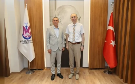 Şehzadeler Kaymakamı Günhan Yazar, Şehzadeler Belediye Başkanı Hakan Şimşek’e iade-i ziyarette bulundu