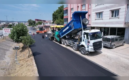 Manisa Büyükşehir Belediyesi Kula Seyitali Mahallesi’nde 1.200 ton sıcak asfalt serimini tamamladı