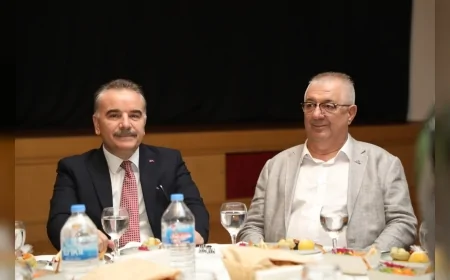 Edremit Belediye Başkanı Mehmet Ertaş: “Kaymakam Ahmet Odabaş ilçemize önemli değerler kazandırdı”