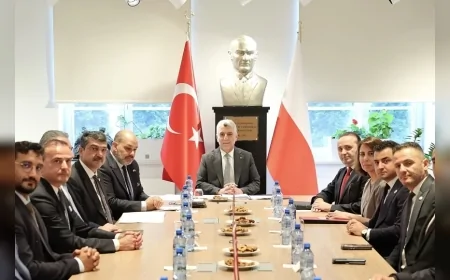 Ticaret Bakanı Ömer Bolat: “Türkiye ile Polonya arasında 12,5 milyar dolarlık dengeli ticaretten memnuniyet duyuyoruz”