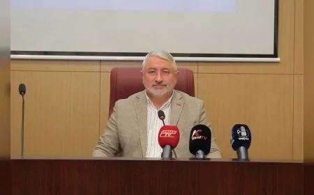 ÇORUM BELEDİYE BAŞKANI DR. HALİL İBRAHİM AŞGIN: “ÇORUM BELEDİYESİ OLARAK MANİFEST GRUBUNUN KONSERİNİ DÜZENLEMEYECEĞİZ”