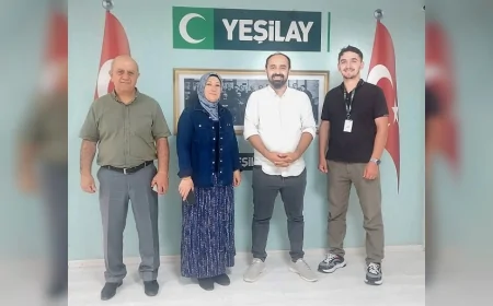 ÇORUM ÇOCUK TİYATROSU GENEL SANAT YÖNETMENİ CANER ERGAN YEŞİLAY ÇORUM ŞUBESİNİ ZİYARET EDEREK YENİ PROJELERİ GÖRÜŞTÜ
