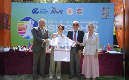 Eskişehir Büyükşehir Belediyesi Genel Sekreter Vekili M. Recai Erdir: “ETİ Lifalif Uluslararası Eskişehir Yarı Maratonu şehrimizin tanıtımına ve ekonomisine önemli katkı sağlayacak”