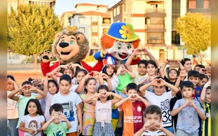 Malatya Yeşilyurt Belediyesi İlyas Mahallesi’nde “Yaz Akşamları” etkinliğiyle vatandaşları müzik ve eğlenceyle buluşturdu