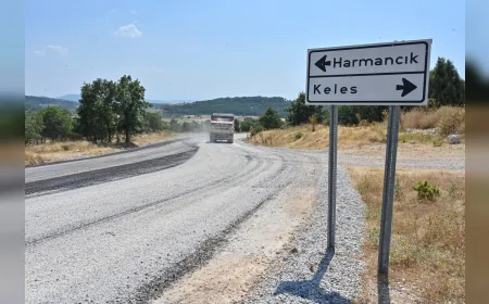 Bursa Büyükşehir Belediyesi Harmancık’ta 5 Mahallenin Yollarını Yenilemek İçin 10 Kilometrelik Sathi Kaplama Çalışması Başlattı