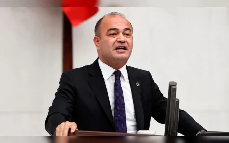 YENİ PARTİ İstanbul Milletvekili Özgür Karabat: “Türkiye fabrika ülkesinden çıkıyor, faiz ülkesi haline geliyor”