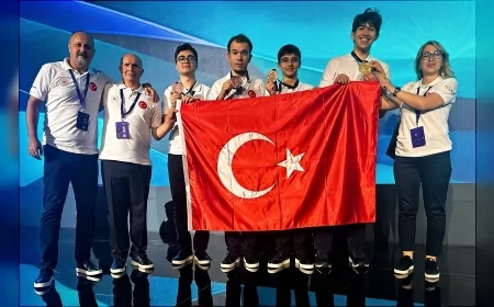 Enerji ve Tabii Kaynaklar Bakanı Alparslan Bayraktar: “Bu tarihî başarı hepimizin gururu”