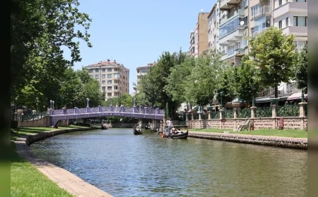 Eskişehir Büyükşehir Belediyesi aşırı sıcaklara karşı uyardı: “Sıcak çarpması tıbbi bir acil durumdur”
