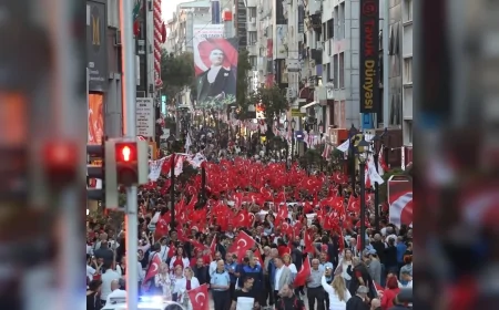 Karşıyaka Belediye Başkanı Yıldız Ünsal: “Daha düzenli ve güvenli bir Karşıyaka için çalışmaya devam edeceğiz”