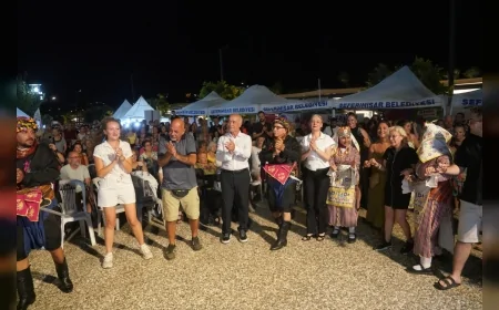 Seferihisar’da TeosFest 2026 Sona Erdi: Sekiz Günde 10 Mahallede 72 Etkinlikle Sanat Kente Yayıldı
