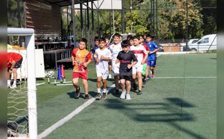 Efeler Belediyesi’nin Ücretsiz Futbol Kurslarında 6-11 Yaşındaki Çocuklar Mehmet Anbarlı Spor Tesisleri’nde Geleceğe Hazırlanıyor