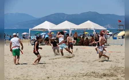 Efes Selçuk Pamucak Sahili, 14 Takım ve 150 Sporcunun Katıldığı Beach Flag Futbol Turnuvasına Ev Sahipliği Yaptı