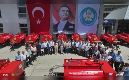 Manisa Büyükşehir Belediyesi kırsal mahallelere 50 su tankeri daha teslim ederek yangınlara ilk müdahaleyi güçlendirdi