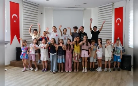 Efeler Belediyesi’nin Yaz Kurslarında Minik Yetenekler Drama Eğitimiyle Sahneye Çıkıyor