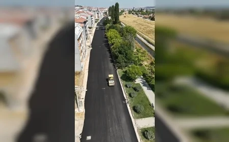Eskişehir Büyükşehir Belediyesi Birlik Caddesi’nde asfalt çalışmasını tamamladı