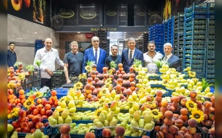 İzmir Büyükşehir Belediye Başkanı Dr. Cemil Tugay: “Üreten çiftçi de komisyoncu da pazarcı da hak ettiği kazanca sahip olmalı”