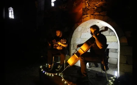 Nevşehir’de Perseid Meteor Yağmuru Çello ve Gitar Ezgileri Eşliğinde İzlendi