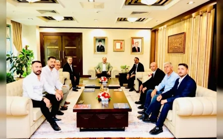 DSP Şanlıurfa İl Başkanı Bahri Aracı, Büyükşehir Belediye Başkanı Mehmet Kasım Gülpınar’ı Ziyaret Etti