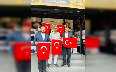 Büyük Birlik Partisi Muğla İl Başkanı Özkan Bozkurt: “Bir bayrağı yakarak milletimizin bayrak sevgisini yok edemezsiniz”