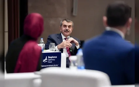 Milli Eğitim Bakanı Yusuf Tekin: “Sınavla ilgili bir değişiklik yok ama sınavın içeriği ve soru havuzu yeni müfredata göre olacak”