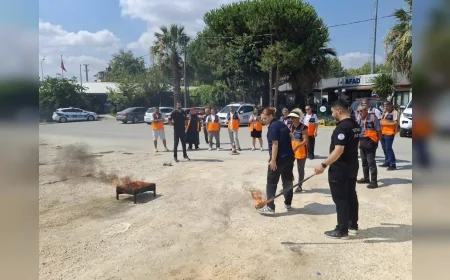 Yalova Belediyesi AFAD Gönüllülerine Yangın Güvenliği Eğitimi Verdi, Doğru Müdahale Yöntemleri Uygulamalı Gösterildi