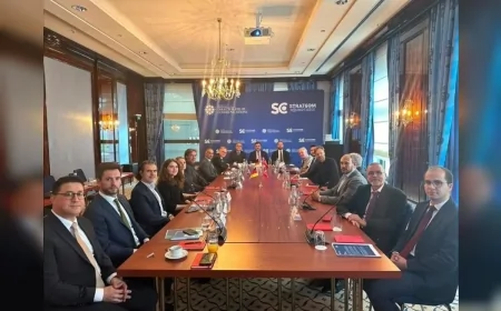 Stratcom Roundtable serisinin ilk toplantısı Berlin’de hibrit tehditler ve stratejik iletişim gündemiyle gerçekleştirildi