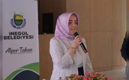 İnegöl Belediyesi’nden çocuklara geri dönüşüm bilinci kazandıran “Atıktan Saksıya, Saksıdan Yaşama” etkinliği