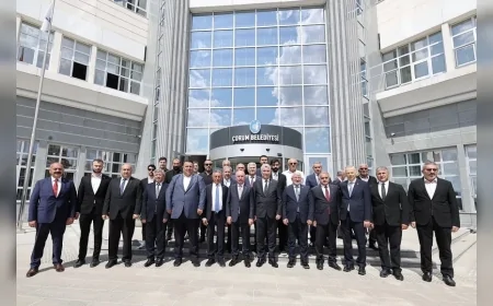 Ticaret Bakanı Ömer Bolat: “Çorum’un potansiyelini daha da ileri taşımak için el birliğiyle çalışmayı sürdüreceğiz”