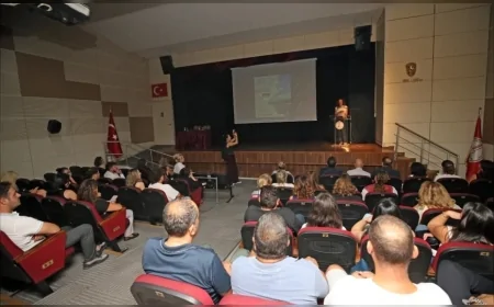 Karşıyaka’da 5. Öğrenci Yaz Okulu başladı, gençler kıyı kent kimliği için tasarım geliştirecek