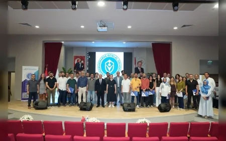 İstiklal Bilim ve Teknoloji Üniversitesi Rektörü Prof. Dr. İsmail Bakan: “Bu üniversitenin kuruluş hikayesinin kahramanısınız”