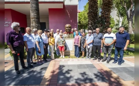 İzmir Gazeteciler Cemiyeti Başkanı Dilek Gappi: “Sancar Maruflu adına iyilik ve vefa heykeli yakışır”