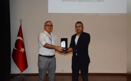 Ege Üniversitesi’nde diferansiyel geometri yapay zekâ, makine öğrenmesi ve büyük veri ekseninde ele alındı