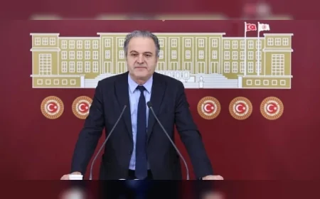 Emek Partisi Milletvekili İskender Bayhan: “Smart Solar’da TİS hükümlerinin uygulanmaması işçilerin ücret hakkını hedef alıyor”