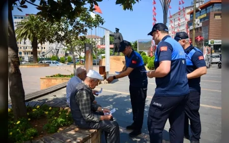 Giresun Belediyesi Zabıta Ekipleri İzmarit Denetimini Artırıyor, Yere Atanlara 1.042 Lira İdari Para Cezası Uygulanacak!