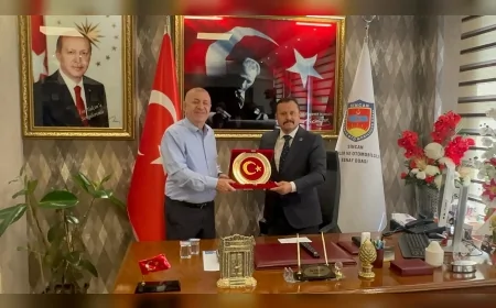 Zafer Partisi Genel Başkanı Prof. Dr. Ümit Özdağ Sincan Şoförler ve Otomobilciler Esnaf Odası Başkanı İsa Yalçın ile Görüştü