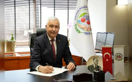 Kemalpaşa Belediye Başkanı Mehmet Türkmen: “Hedefimiz Kemalpaşa’da bozuk yol bırakmamak”