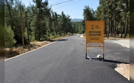 Bursa Büyükşehir Belediyesi, vatandaşların talebi üzerine Orhaneli’de 1,5 kilometrelik yolu yeniledi