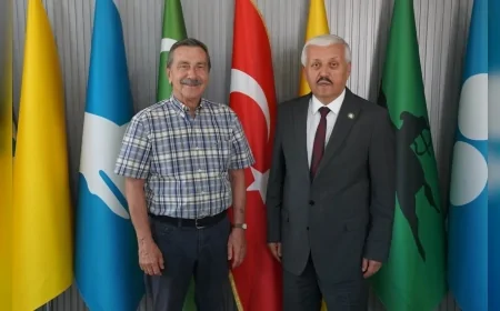 Tepebaşı Belediye Başkanı Dt. Ahmet Ataç: “Esnafımızın yaşaması, mahalle kültürümüzün ve kent ekonomimizin yaşaması demektir”
