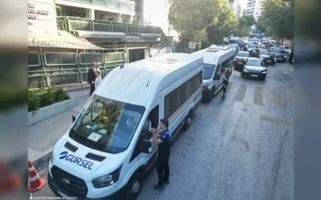 İzmir Büyükşehir Belediyesi 400 yeni servis aracı plakası için 29 yıllığına ihaleye çıkıyor