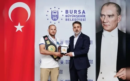 Bursa Büyükşehir Belediyesi Başkan Vekili Şahin Biba: “Ata sporumuz güreşi ön plana çıkarıp şampiyon sporcular yetiştireceğiz”