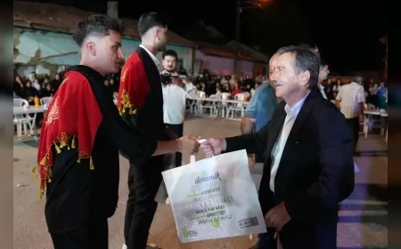 Tepebaşı Belediye Başkanı Ahmet Ataç, Muttalip’te 23 gencin asker uğurlamasına katıldı