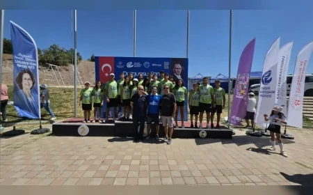 Bursa Büyükşehir Belediyespor kanocuları Eskişehir’de Türkiye Şampiyonası’ndan 12 madalyayla döndü